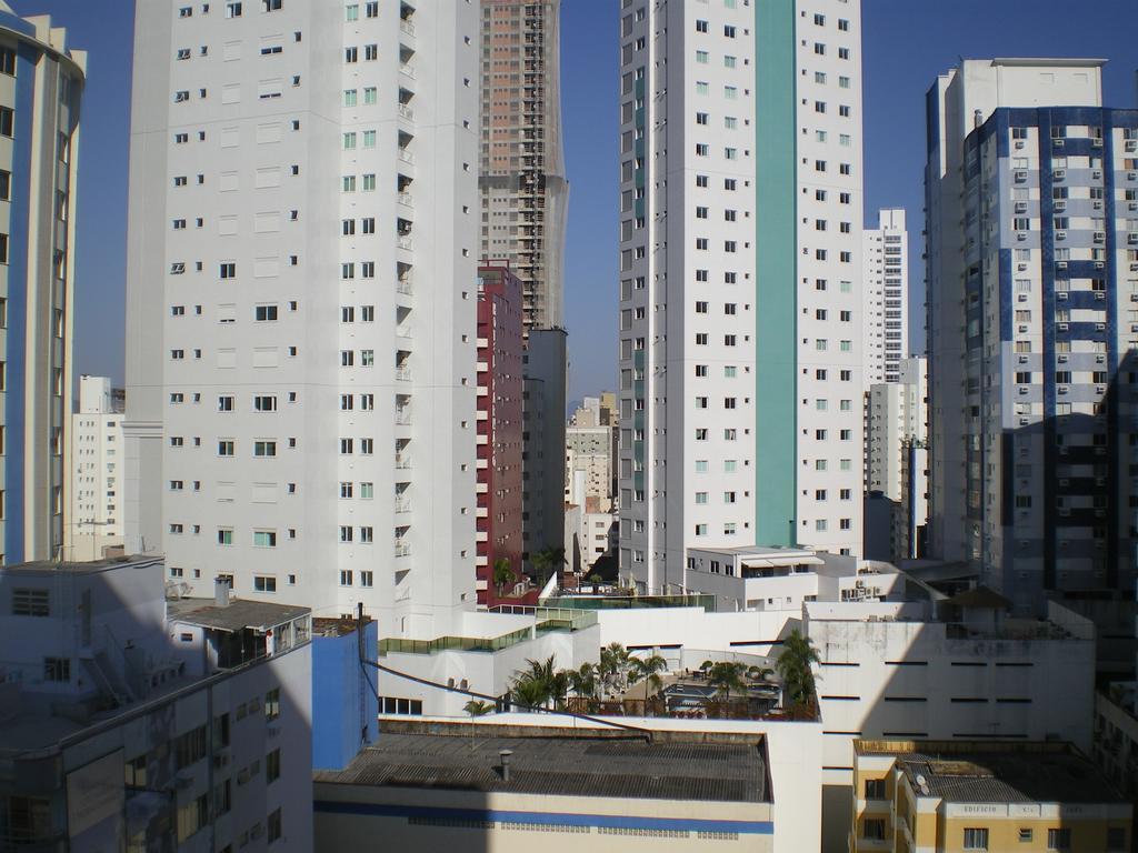 Apartamento Dante Tomio Balneário Camboriú エクステリア 写真